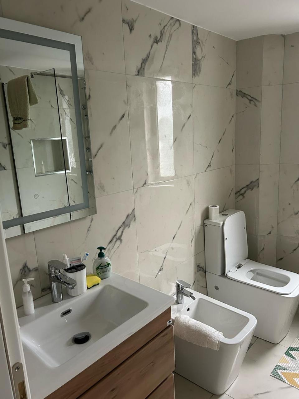 Apartment Cute At Centre Tirana